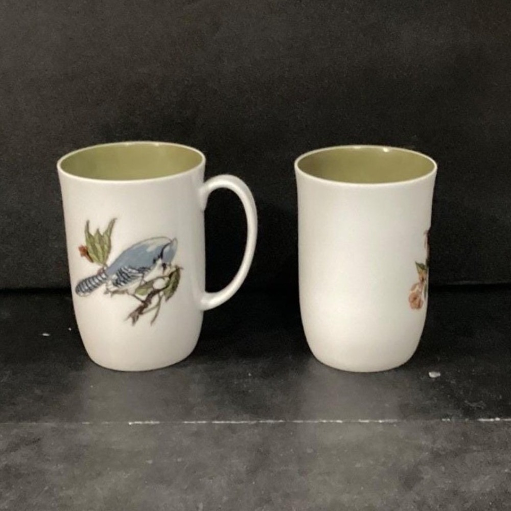 Fitz & Floyd Wild Birds Coffee Cups, Set of 2, Blue Jay and Robin Design Mugs - Picture 2 of 11